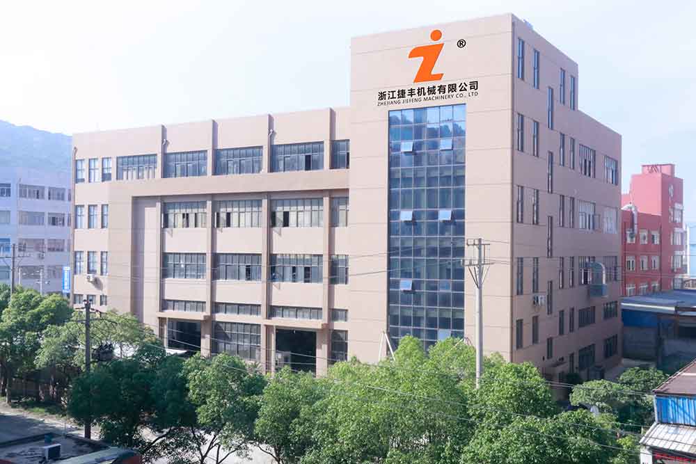 64ad169a12f30.jpg aboutboximg.jpg